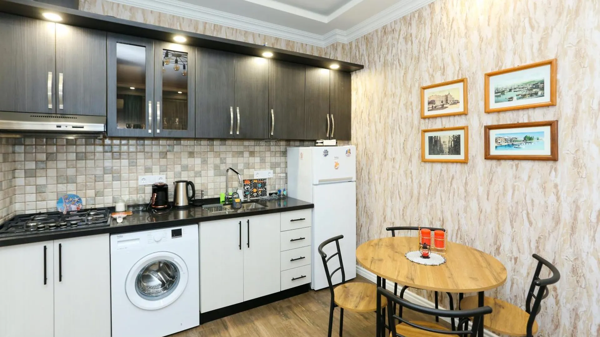 Apartment In Old באטומי
