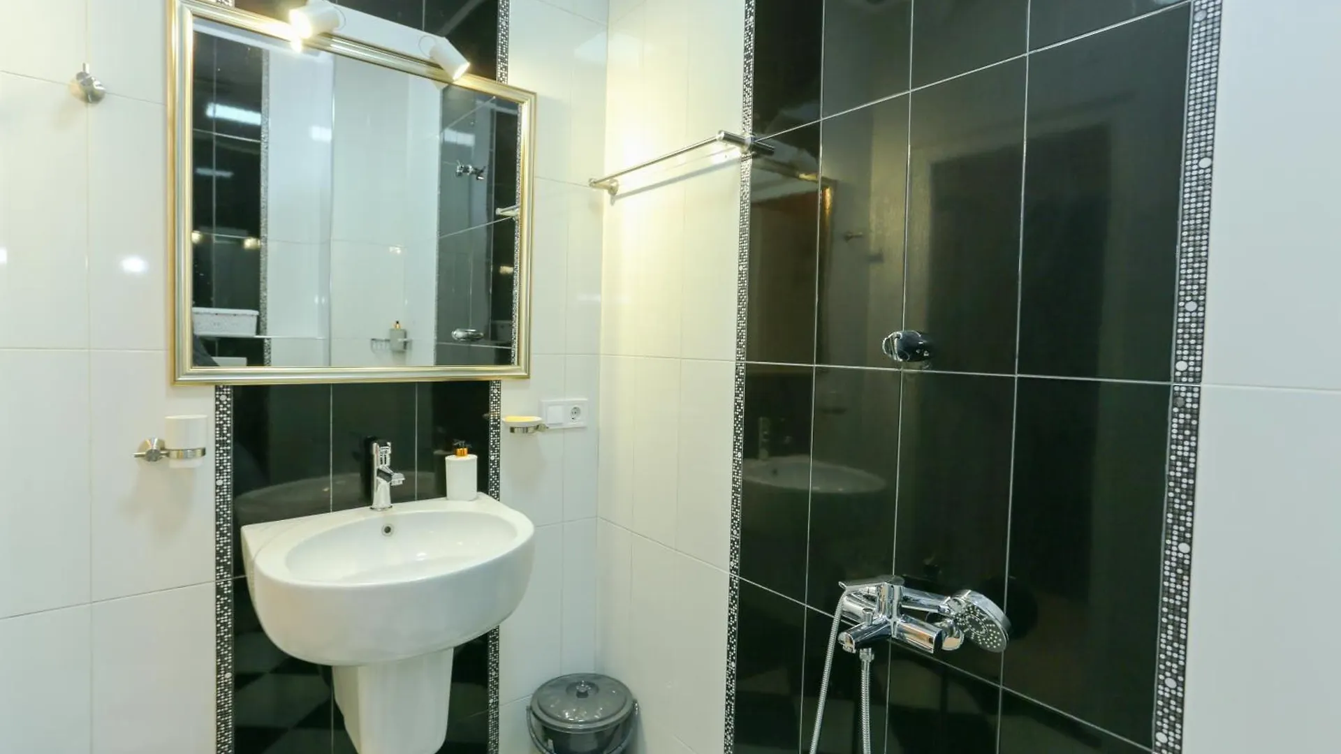 Apartment In Old באטומי גאורגיה